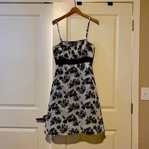 White House Black Market size 10 B&W Dress